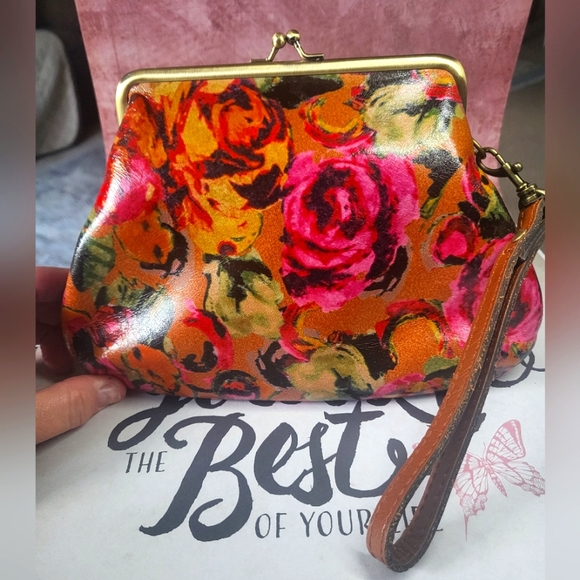 Patricia Nash Summer Roses Kiss Lock Wristlet EUC - Picture 1 of 14